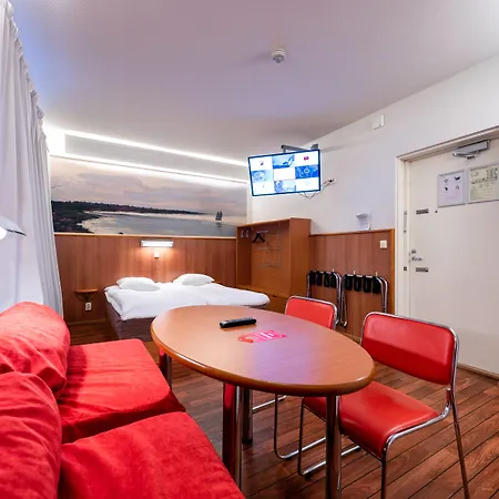 Omena Humalistonkatu Hotel 3*