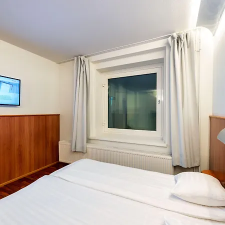 Omena Humalistonkatu 3* Turku