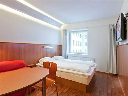 فندق Omena Humalistonkatu 3*